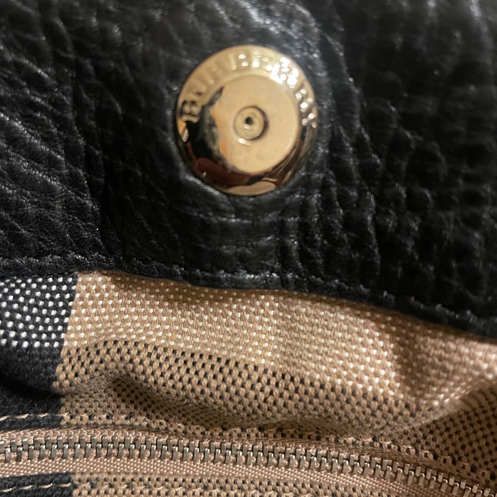 Authentic Burberry Maidstone Large Leather Tote - Picture 7 of 14